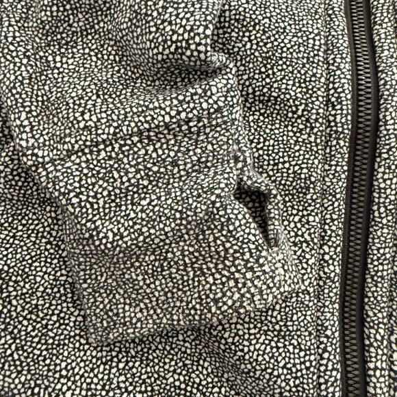 lululemon athletica Black, White, and Gray Sweatshirts - Picture 5 of 8